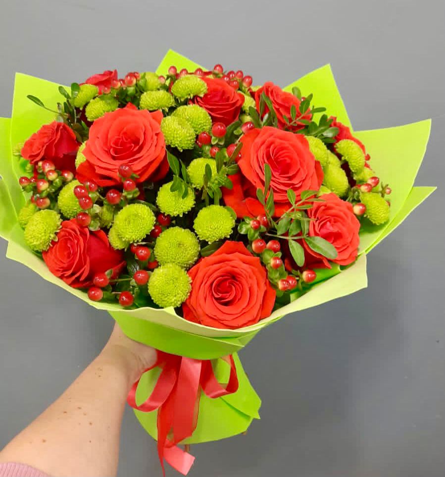 Букет цветов из: Хризантемы и Розы в Починки