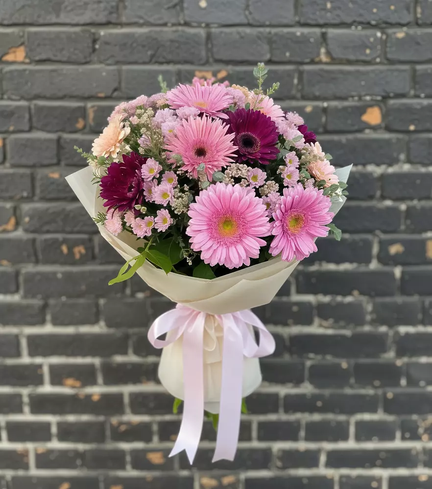 Букет цветов из: Герберы и Хризантемы в Починки