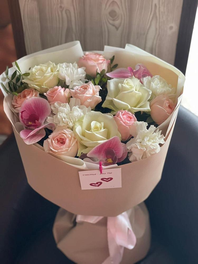 Букет цветов из: Орхидеи, Розы и Гвоздики в Починки