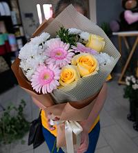 Букет цветов из:  Герберы, Розы и Хризантемы в Починки