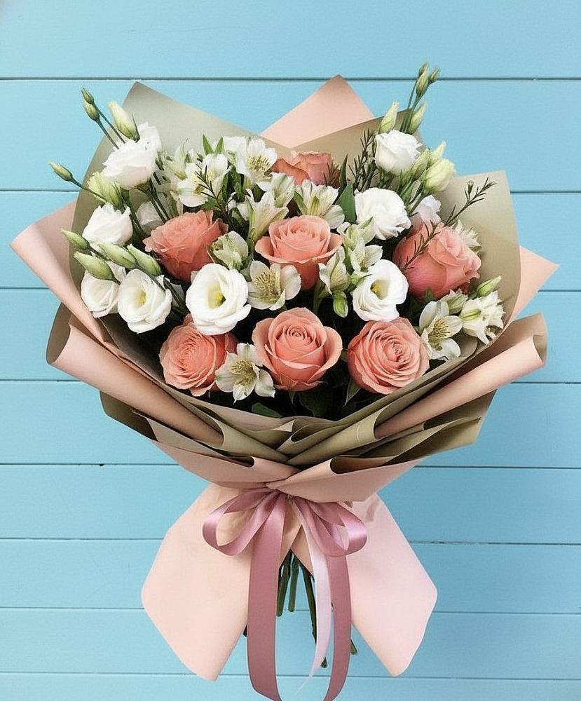 Букет цветов из: Розы, Альстромерии и Лизиантусы в Починки