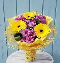 Букет цветов из:  Хризантемы и Герберы в Починки