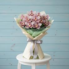 Букет цветов из:  Орхидеи и Розы в Починки