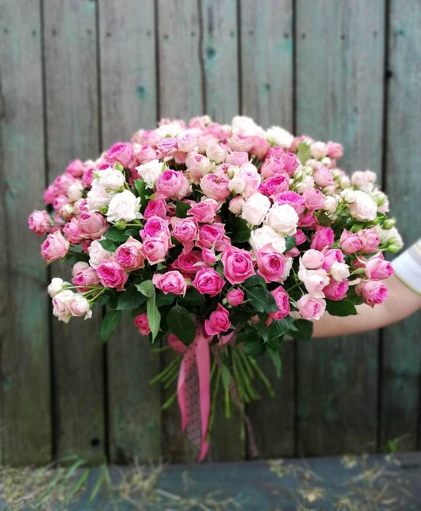 Букет Розовые кустовые розы Натали и Лав Лидия в Починки