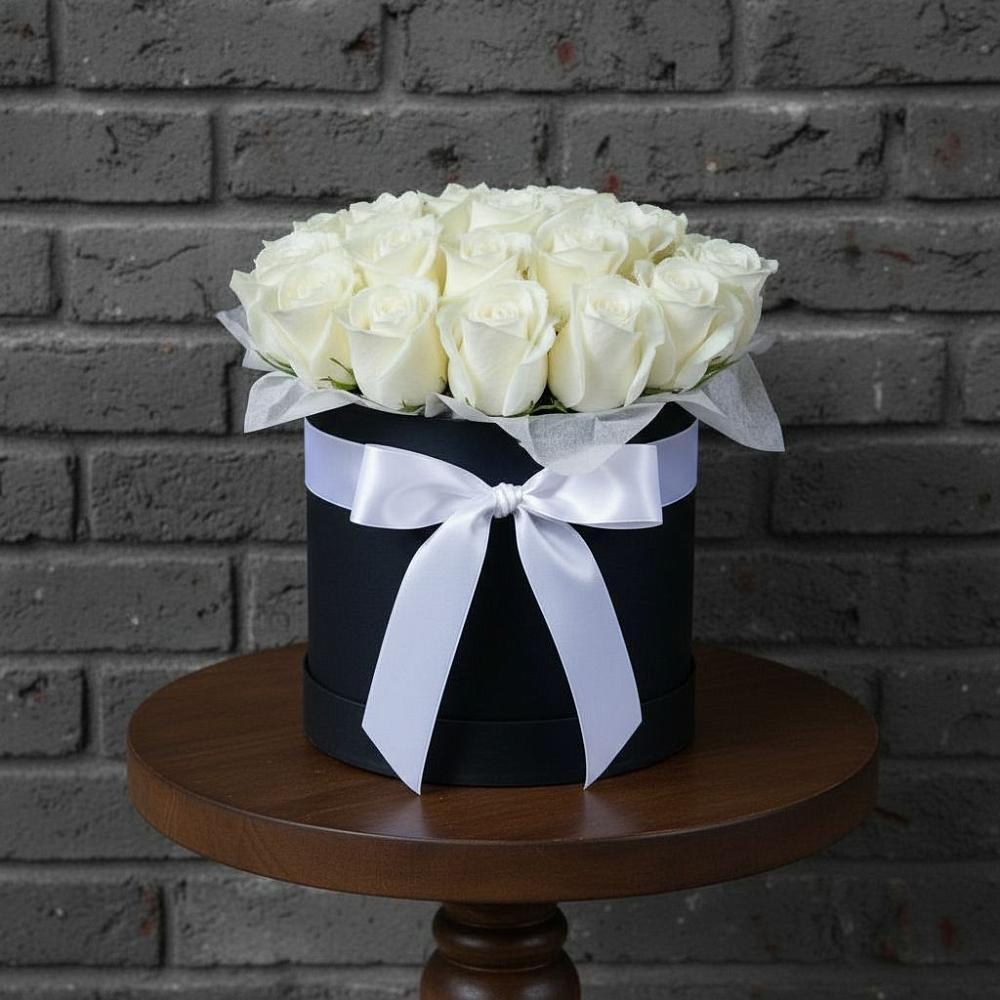 Цветочная композиция из Розы в шляпной коробке в Починки