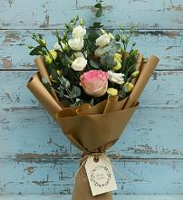 Букет цветов из:  Розы и Лизиантусы #REPLACE_PRED# Починки