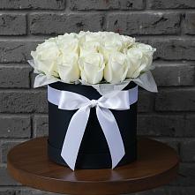 Цветочная композиция из Розы в шляпной коробке в Починки