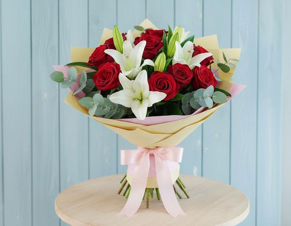 Букет цветов из: Лилии и Розы в Починки